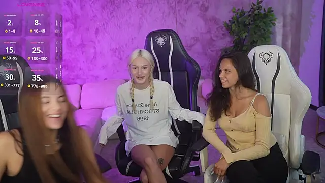 Julia  Star  online show from September 23, 2:37 pm