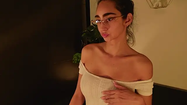 Scarlett grand online show from February 11, 3:30 am