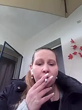 Mrs-Luder online show from March 17, 1:37 pm