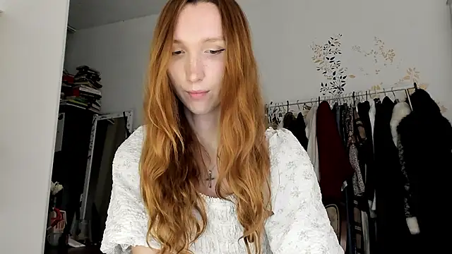 LisaIcon online show from March 9, 8:56 pm