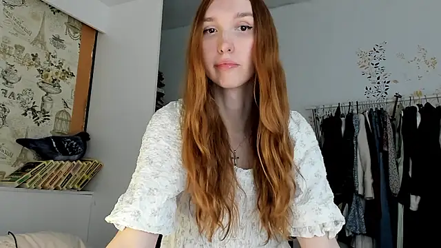 LisaIcon online show from March 1, 2:06 pm