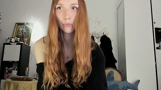 LisaIcon online show from February 4, 6:55 pm