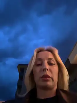 Diamond Bunny  online show from April 17, 4:53 pm