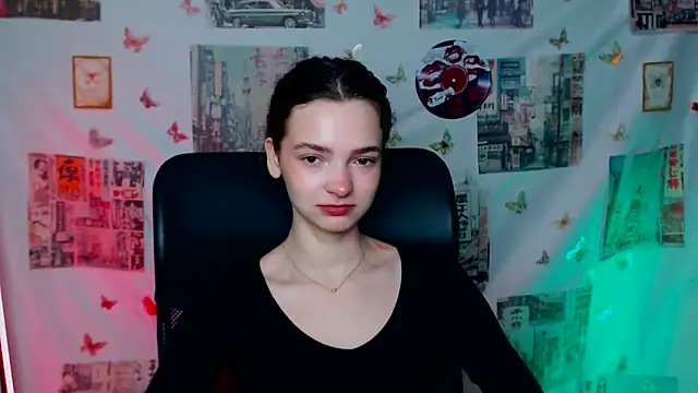  SusieSu  online show from April 14, 6:35 am