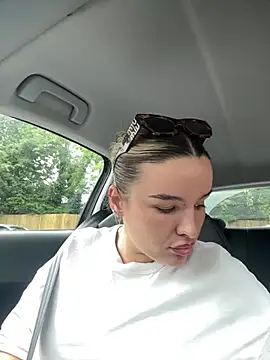 maisiesmithx online show from June 18, 1:38 pm
