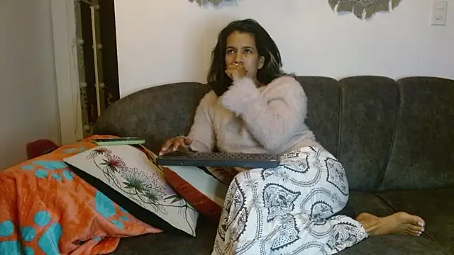 Vanessa Aniston online show from April 20, 2:14 am