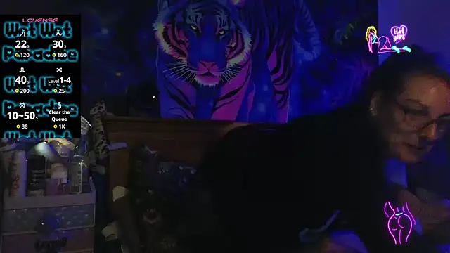 tattoomilf86 online show from February 21, 9:15 pm