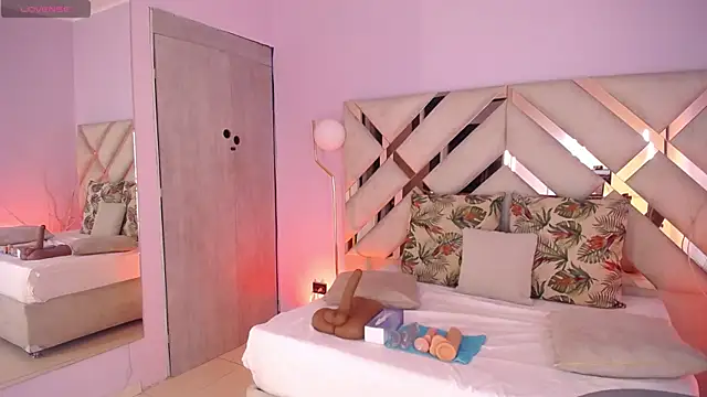 violeta leon online show from April 9, 3:42 am