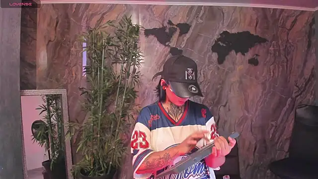 Alahia Dangelo online show from April 1, 5:21 pm