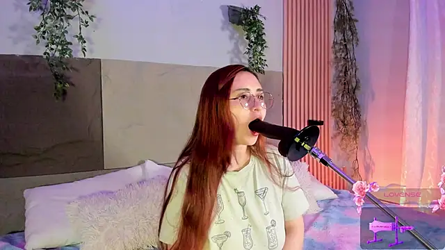 centaurigirl online show from March 25, 3:56 am