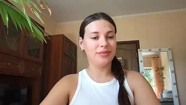 MoonriseGoddess online show from August 6, 8:43 am