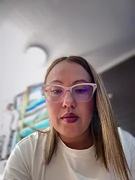 VIOLETA-25  online show from April 15, 9:04 pm