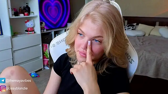 Maya Rave online show from April 1, 8:59 am