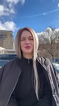 KikiWatson online show from March 6, 7:58 am