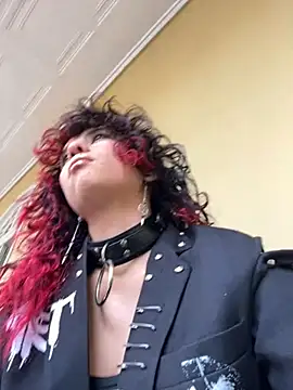 Sweet Chaos online show from April 10, 7:31 pm