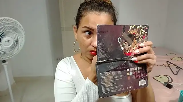 Agatha browser online show from April 14, 1:22 pm