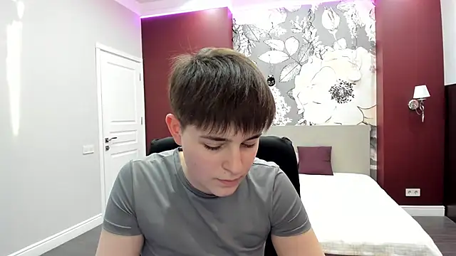 EmiliaYours online show from March 7, 3:08 pm