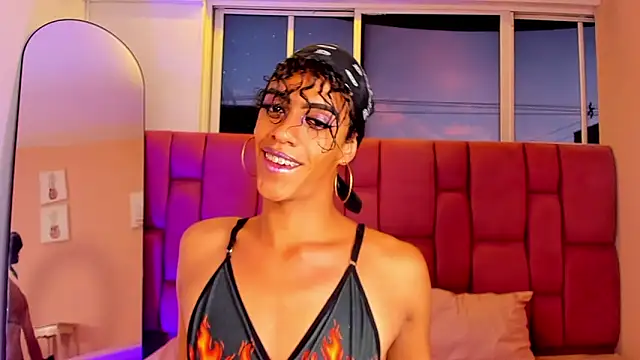 APRILL FOXX online show from March 29, 11:15 pm