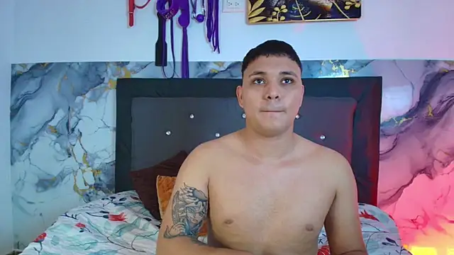 couple lovelyds online show from April 14, 9:04 pm