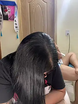 alissonfernandez  online show from March 6, 1:06 pm