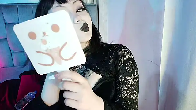 honney dark online show from April 16, 12:05 pm