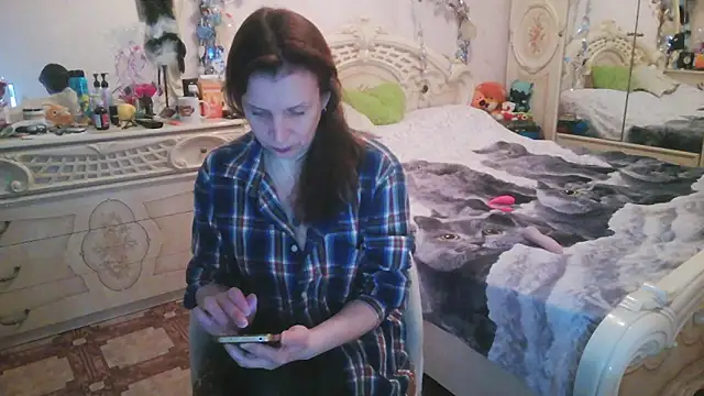 Debra Phoenix online show from April 18, 8:42 pm