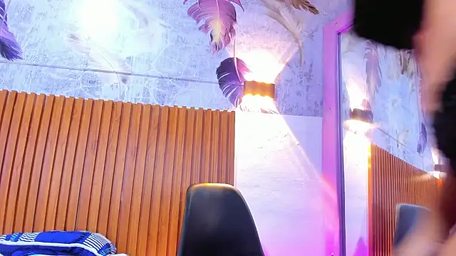 Madison-Diaz online show from April 16, 1:00 pm