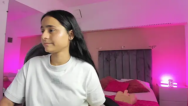 Giselle Roldan online show from April 10, 2:45 pm