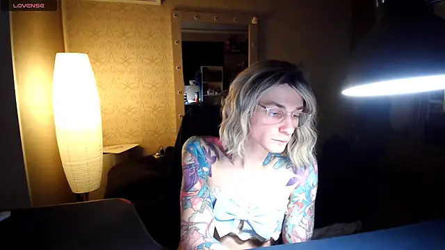 Julia dolls online show from November 14, 6:08 pm