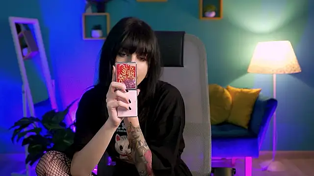 JadeCastle  online show from March 13, 4:30 pm