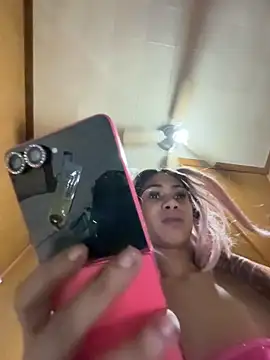 carmelbbyx22 online show from April 1, 3:53 pm