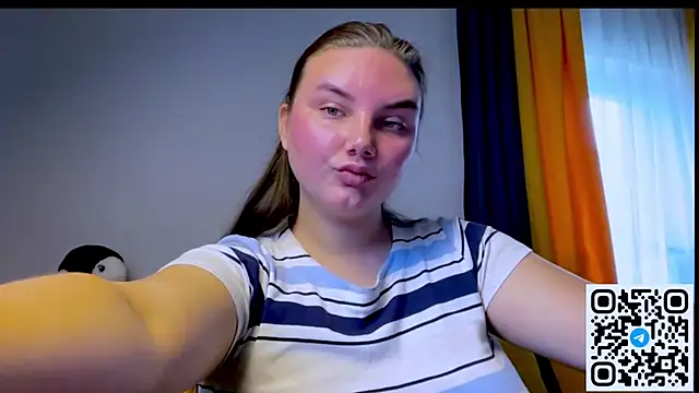 Dreamyblushfairy online show from July 13, 9:21 am