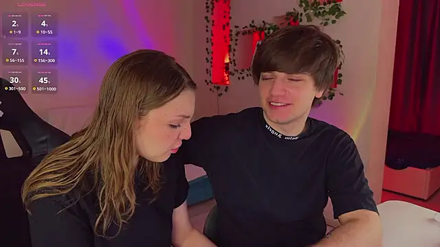 RobertAndLinela online show from March 27, 2:13 am