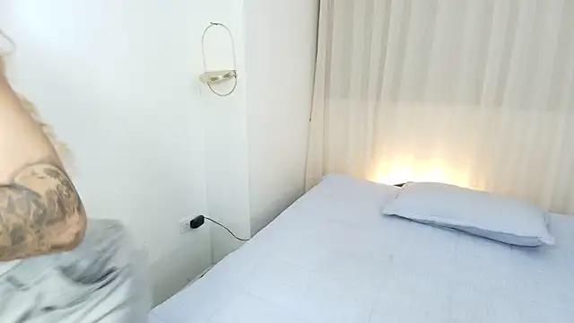 sexy melany xxx online show from April 23, 7:49 am