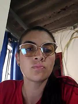 blue and whithe online show from March 30, 8:08 pm