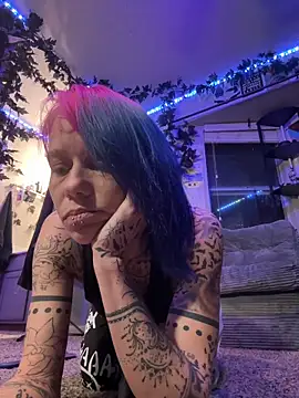 trashbrat online show from April 10, 6:41 am