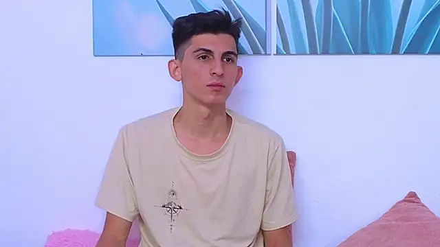 Ana and Leo online show from December 5, 2:51 pm