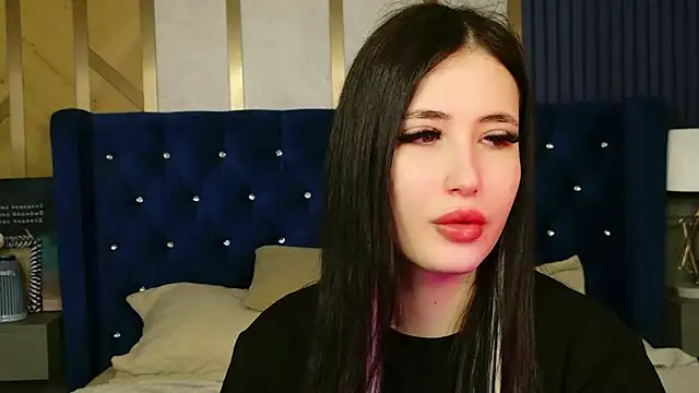 EmmaLawrens online show from April 1, 10:38 am