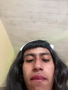 Naicollsxxx online show from March 28, 10:30 pm