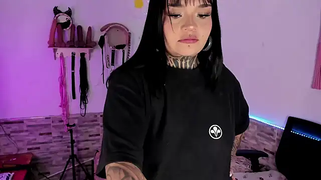 amyswallow7 online show from February 5, 2:47 am