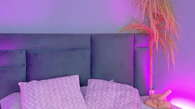 AlynAllen online show from February 28, 7:24 pm