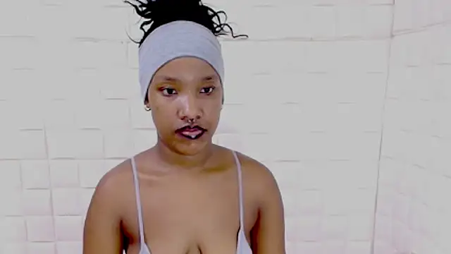 EroticSexyPrada online show from April 19, 6:10 pm