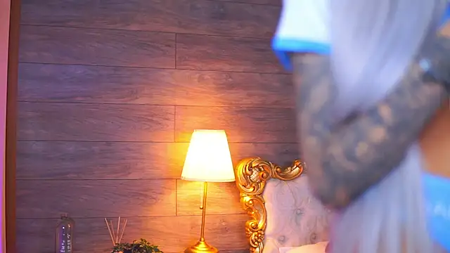 Juicy Jessye online show from April 5, 8:30 pm