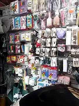 Vale Saenzz online show from March 17, 6:45 pm