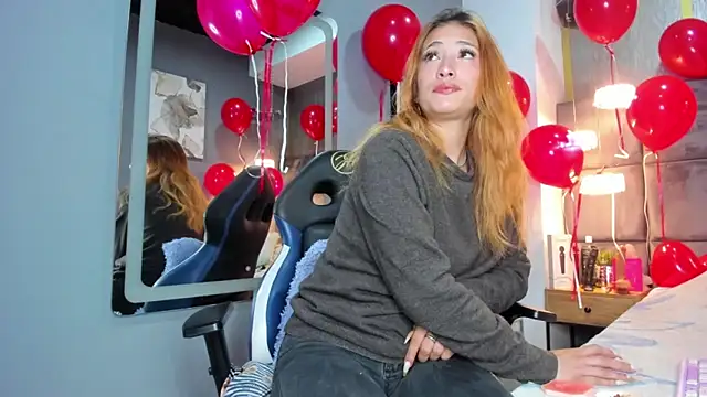 zoe taylorr1 online show from February 12, 12:07 pm