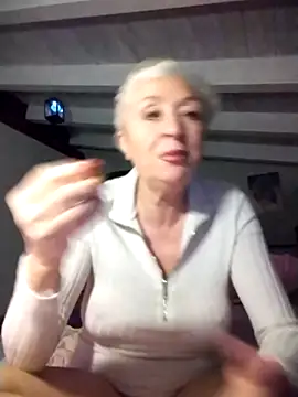 divinaerotica online show from April 3, 6:28 pm