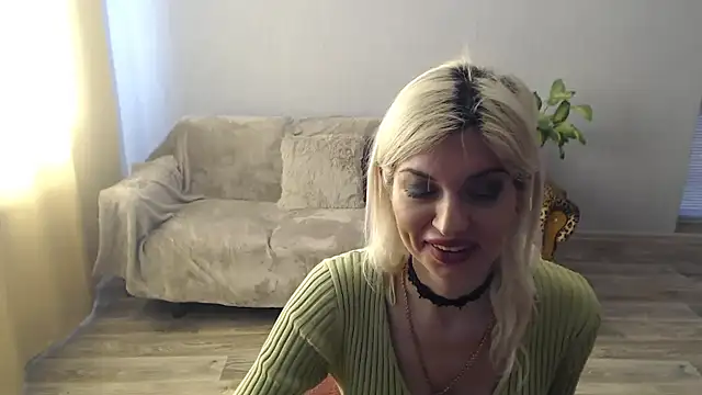 SexyBeatriice online show from March 10, 7:45 am