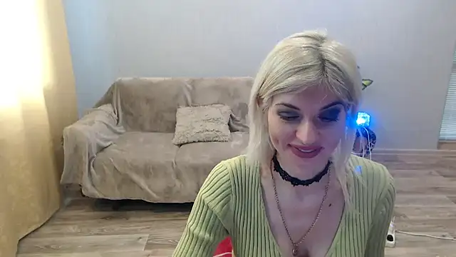 SexyBeatriice online show from March 19, 7:13 am