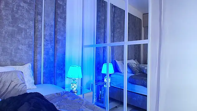 AliDiaz  online show from April 7, 6:43 pm