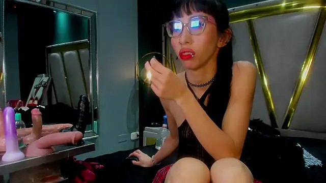 Mara Gonzalez online show from March 3, 4:35 pm